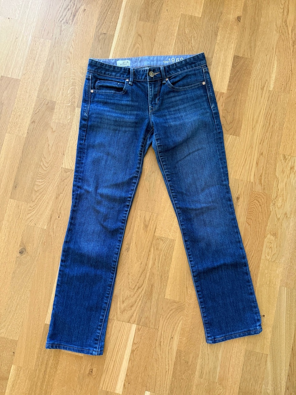 GAP Women’s Indigo Straight-Leg Jeans